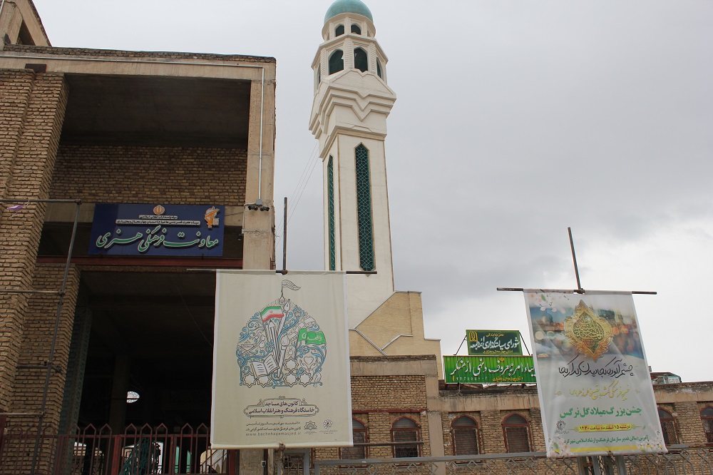 فضاسازي شهري به مناسبت 18 اسفند با نصب بنر در سطح شهر
