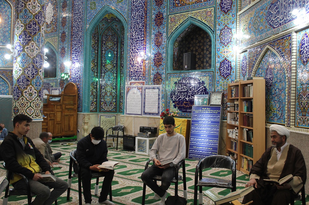دورهمي قرآني مسجد امام علي (ع)- کانون فرهنگي هنري شبستان نور